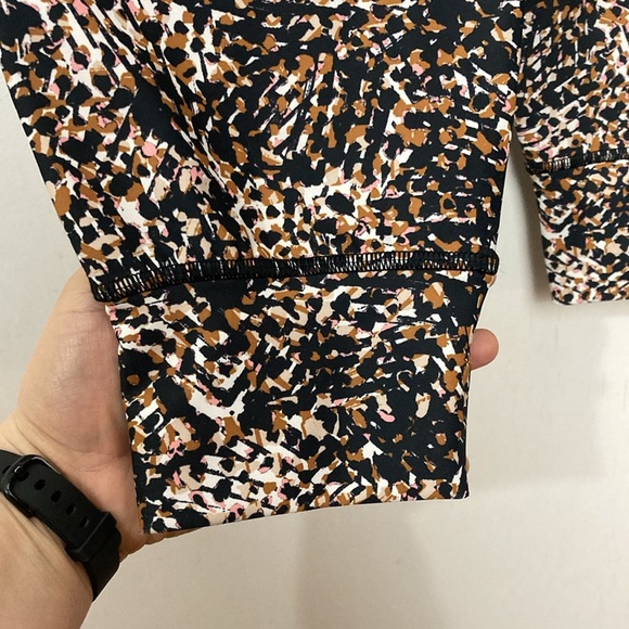 NWOT Size: M Old Navy Exercise Pants Animal Print - Picture 5 of 6